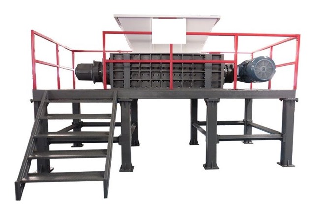 Double-shaft shredder