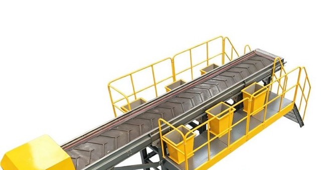 Manual picking conveyor