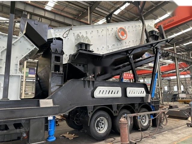 Mobile crushing plant
